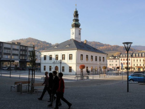 Jeseník bude i letos rozdávat porodné, 5000 korun na dítě