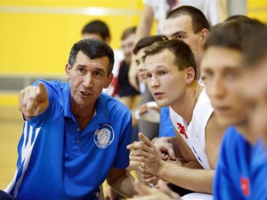 V příští sezoně budeme silnější, věří basketbalový trenér Pekárek