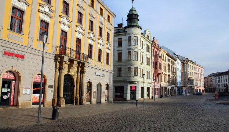 Radnice nečekaně vyměnila lampy v centru Olomouce