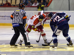 Hokejisté Olomouce deklasovali Vítkovice 9:1, zářil útočník Hrňa