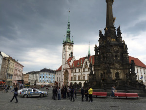 Názory na střet studentů s iniciátory petice se různí, policie vyšetřuje případ jako přestupek