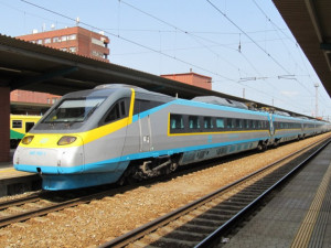 Pendolino srazilo u Zábřehu dva lidi, těla nebylo možné identifikovat