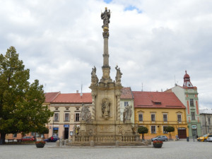 V anketě o největší div kraje vede Mariánský sloup v Uničově, pořadí ale ještě můžete změnit