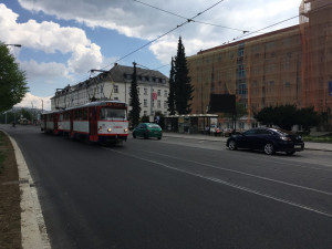 Uzavírka je u konce, úderem jedné hodiny po poledni projedete úsekem Tržnice – Okresní soud