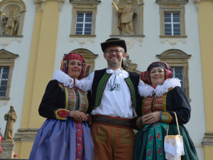 Drbna v patách lídra: Ivo Slavotínek stihl v jednom dni výšlap Hanáků, vysvěcení kaple i benefiční koncert