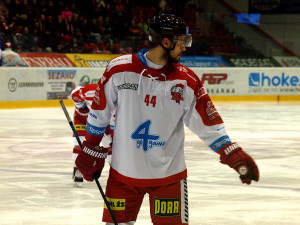 Třinec včera vyhrál v Olomouci 3:2, díky tomu se Oceláři udrželi v čele extraligy