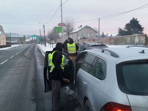 Policisté se zaměřili na řidiče ve Šternberku, odhalili i celostátně hledanou osobu