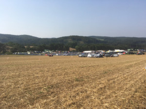 Zloděj řádil ve stanech na bouzovském festivalu HRADY CZ. Zatímco lidi spali, kradl jim pod nosem