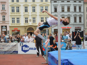 FOTOGALERIE: Dvanáctý ročník Hanácké laťky na Horním náměstí tentokrát Bába nevyhrál