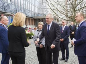 Zeman se setká s občany Olomouckého kraje. Podívejte se na jeho program