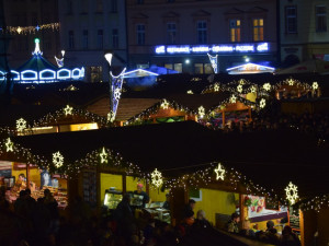 Policie zvyšuje bezpečnostní opatření během adventu. Zaměřuje se na trhy i obchodní centra