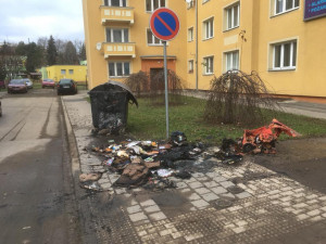 Žhář v okolí Wolkerovy ulice zapálil celkem tři kontejnery