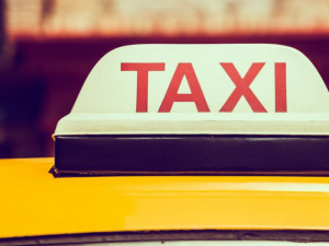 Po Olomouci jezdil opilý taxikář, nadýchal téměř jedna a půl promile