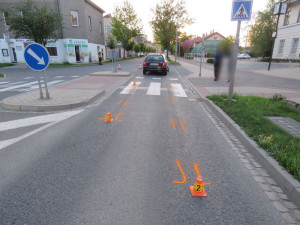 Řidič srazil na přechodu ženu, ta skončila se zraněním ve Fakultní nemocnici v Olomouci