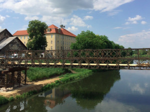 Vedle mostu u Bristolu vzniká provizorní lávka pro pěší, zprůchodněna bude 1. července