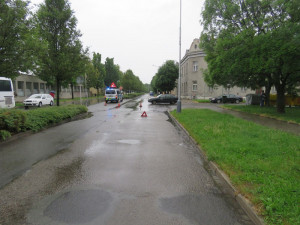 Sedmdesátiletý řidič auta srazil pětašedesátiletého cyklistu, ten skončil v nemocnici