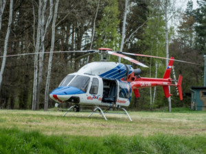 Muž vypadl z okna, byl letecky transportován do olomoucké nemocnice