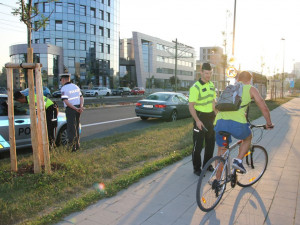 FOTO: Policisté kontrolovali cyklisty, kteří v Olomouci jezdí po chodníku