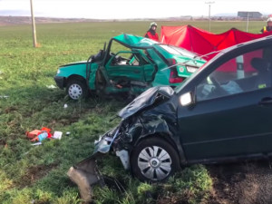 VIDEO: Podívejte se na dnešní tragickou nehodu u Kostelce na Hané pohledem hasičů