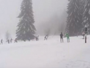 VIDEO: Olomoučtí hasiči získali na běžkařských závodech v Libereckém kraji zlaté medaile