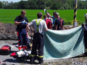 Hasiči se záchranáři bojovali o život zkolabovaného dělníka ve výkopu, bohužel neúspěšně