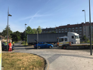 Řidič kamionu, který ráno zablokoval provoz Na střelnici, nedbal pokynů policie