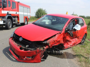 Nehoda u Olomouce skončila zraněním jednadvacetiletého řidiče