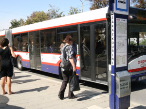 Obce zaplatí víc za zajištění dopravy. Zdvojnásobení poplatku schválili krajští zastupitelé