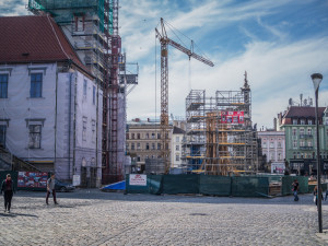 Vánoční strom v Olomouci bude na obvyklém místě. Zábor před orlojem skončí v půlce listopadu