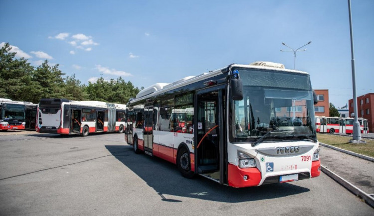 Unikát! Město křižoval autobus poháněný našimi výkaly