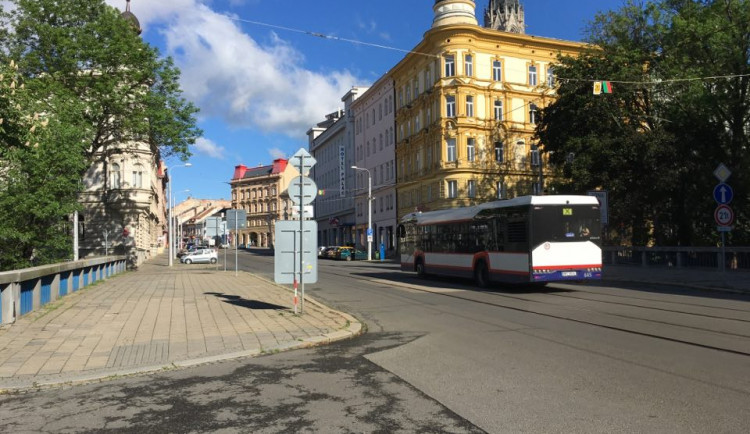 V pondělí se stavět nezačalo. Plánovaná uzavírka třídy 1. máje se odkládá