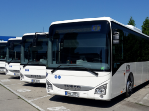 Ukradl z autobusu kasičku s mincemi a tašku řidiče. Dopadení zloděje netrvalo dlouho