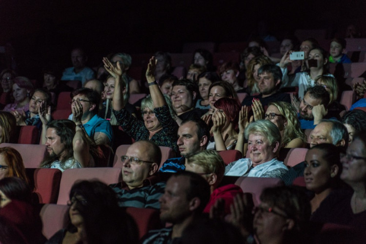 FOTO: Vypracovanější tělo Kino Metropol nezažilo. Publikum tam rozohnil Václav &quot;Noid&quot; Bárta