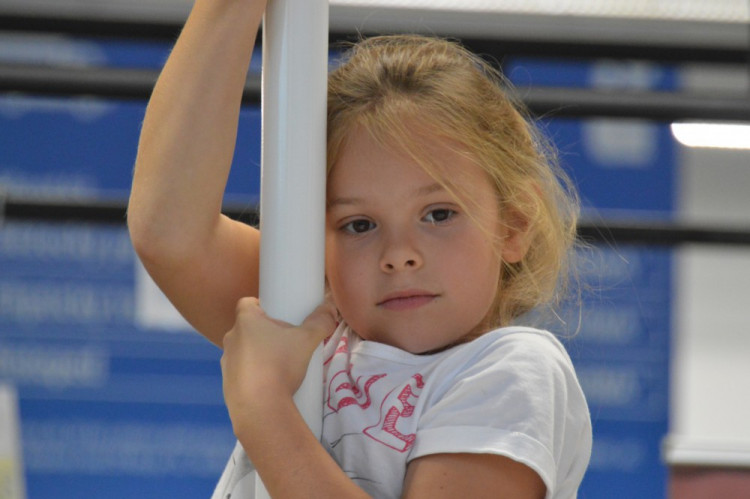 FOTOGALERIE: Decathlon v sobotu ožil tancem. K vidění byl pole dance i taneční workshop