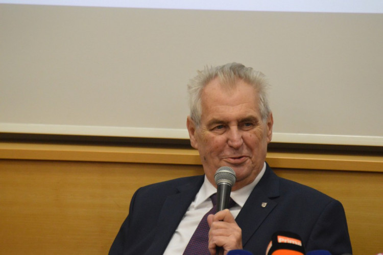 FOTOGALERIE: Zeman přijel do Olomouce. Vládu se podle něj podaří sestavit ve druhém kole