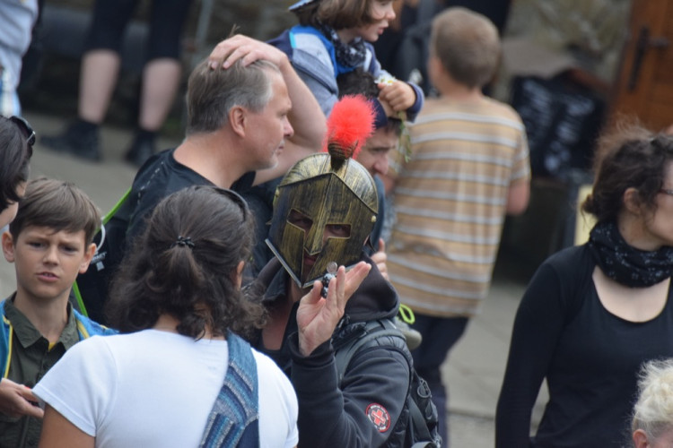 FOTOGALERIE: Středověká společnost ovládla Helfštýn. Podívejte se na fotky z prvního dne festivalu