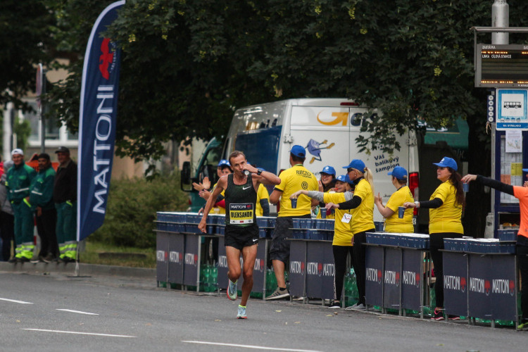 Každý z běžců je vítěz! Podívejte se na fotky ze včerejšího půlmaratonu