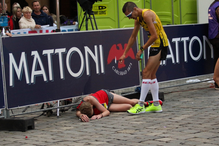 Každý z běžců je vítěz! Podívejte se na fotky ze včerejšího půlmaratonu