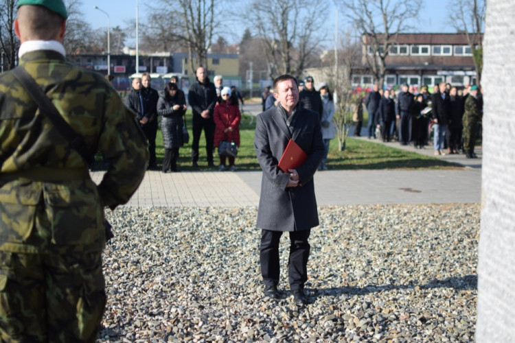 FOTO/VIDEO: U památníku u právnické fakulty proběhla vzpomínka ke Dni boje za svobodu a demokracii