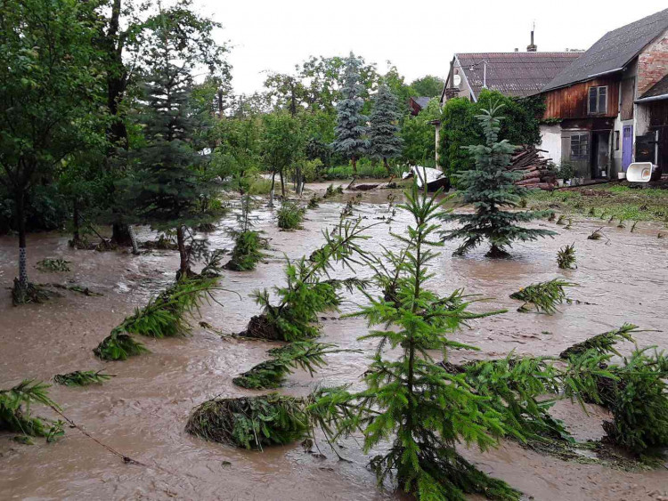 FOTOGALERIE: Silné bouřky trápí náš kraj. Další by měly přijít dnes odpoledne