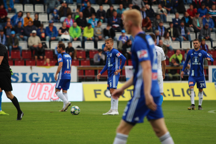 FOTOGALERIE: Sigma nevyužila oslabení Slovácka, které dohrávalo v deseti, remizovala 2:2