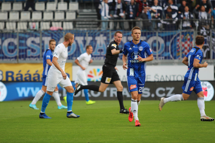 FOTOGALERIE: Sigma nevyužila oslabení Slovácka, které dohrávalo v deseti, remizovala 2:2