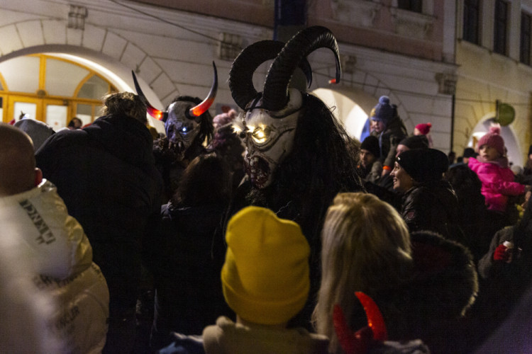 Démonická Krampus show v centru Olomouce