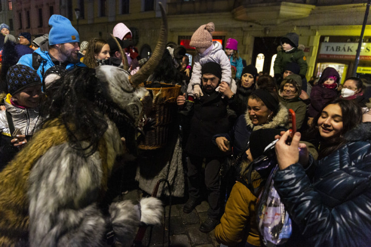 Démonická Krampus show v centru Olomouce