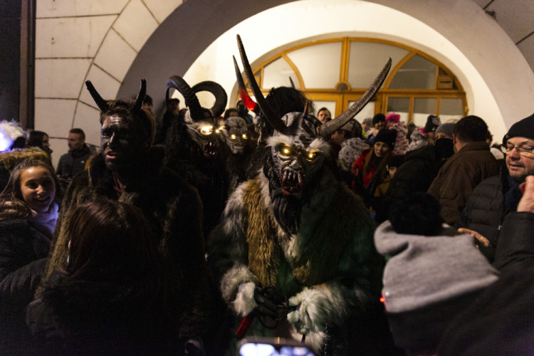 Démonická Krampus show v centru Olomouce