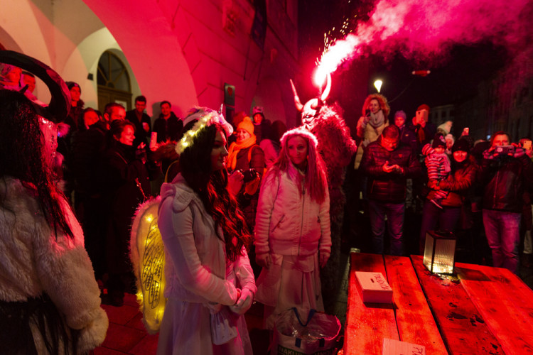 Démonická Krampus show v centru Olomouce