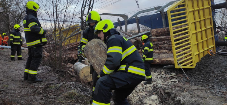 FOTOGALERIE: Srážka dvou nákladních vlaků v Prosenicích