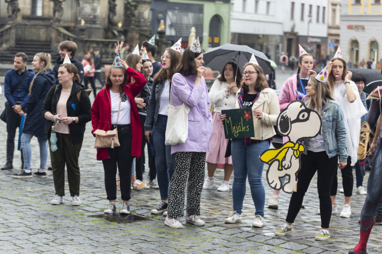 Desátému olomouckému majálesu vládne královský pár ze Stardance