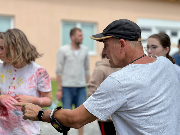 FOTOGALERIE: Zastávka v Holici má novou výzdobu