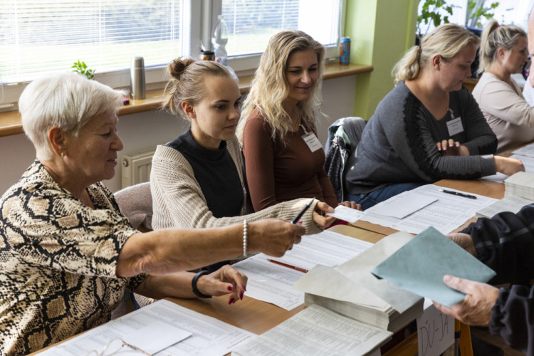 FOTOGALERIE: Lidé na Hané vyrazili k volbám